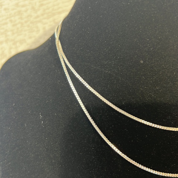 ✨30” Box Chain Necklace - Silver with lobster clasp: JUST IN!! - Picture 5 of 6
